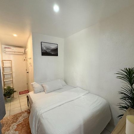 West Coast Beach House Cebu Esterno foto