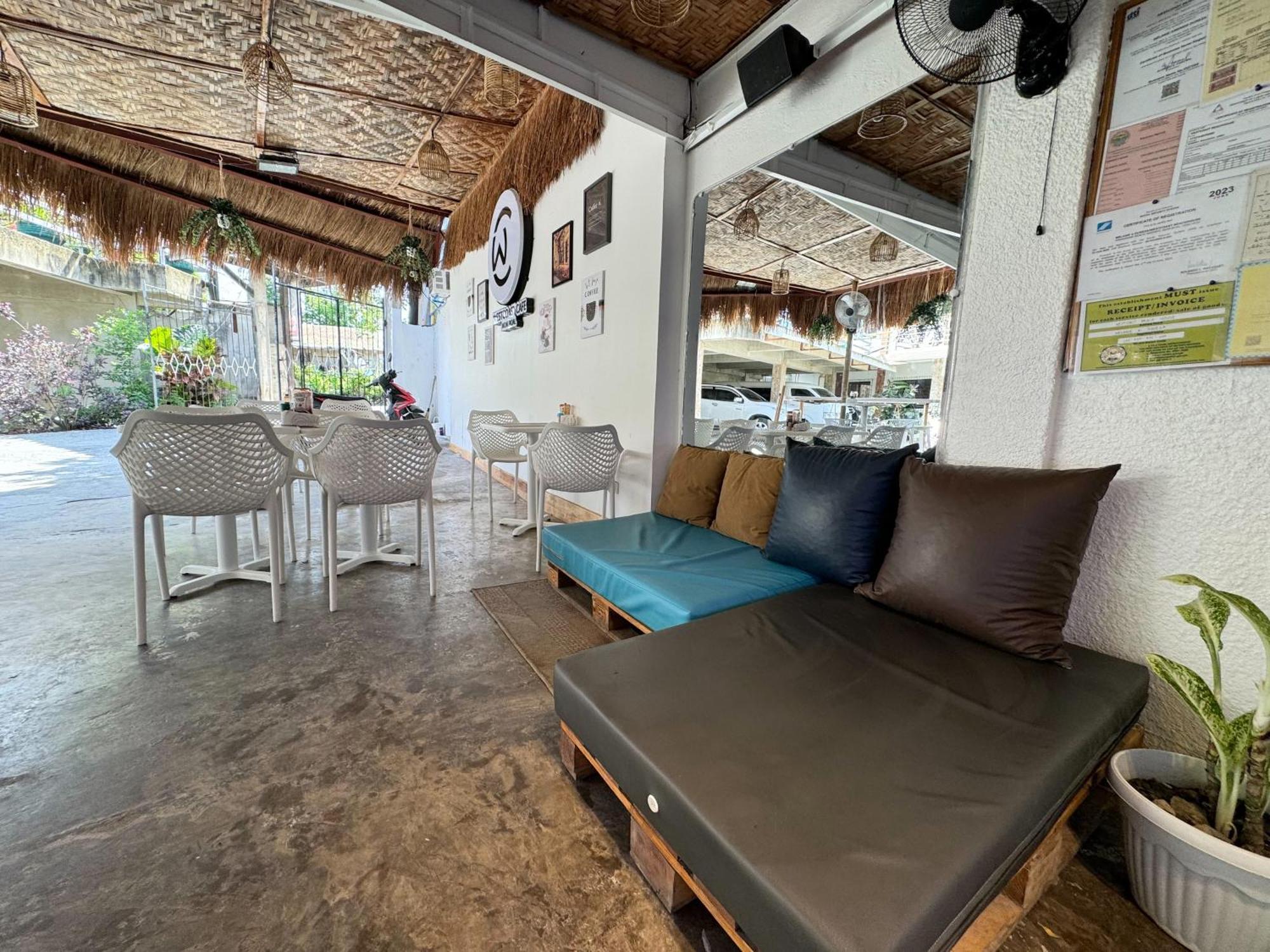 West Coast Beach House Cebu Esterno foto