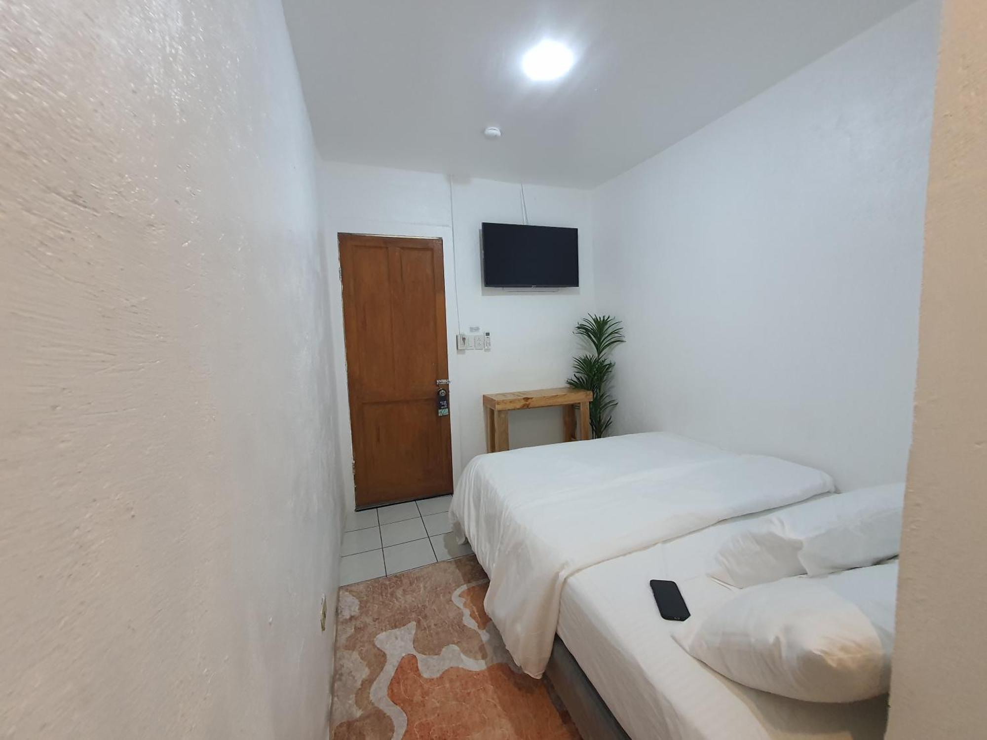 West Coast Beach House Cebu Esterno foto